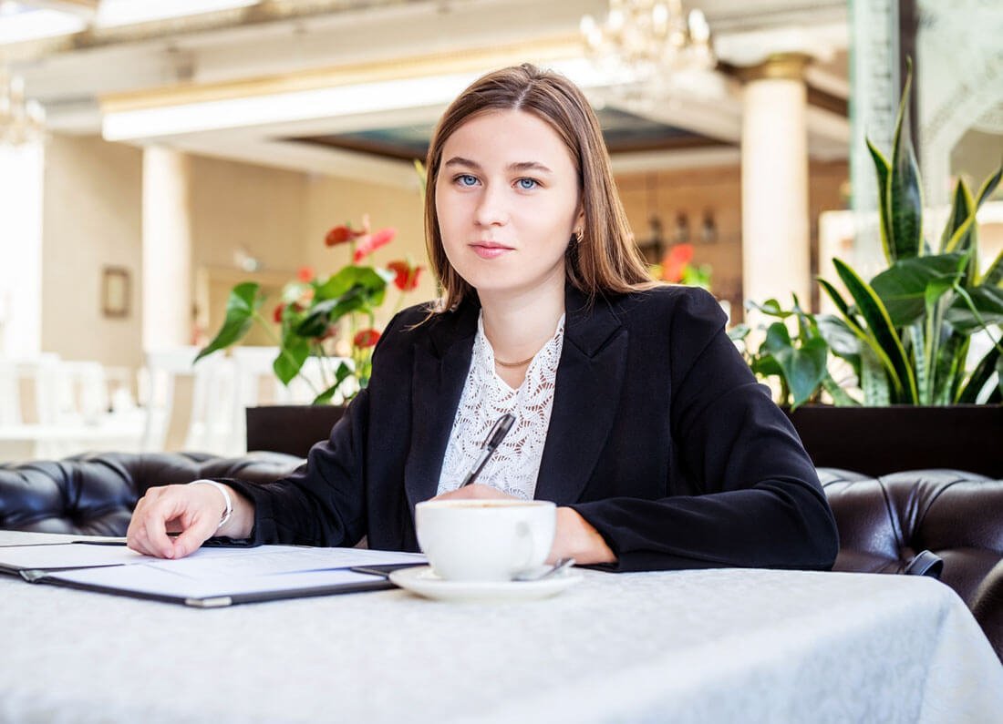 business-consultant-1 Home